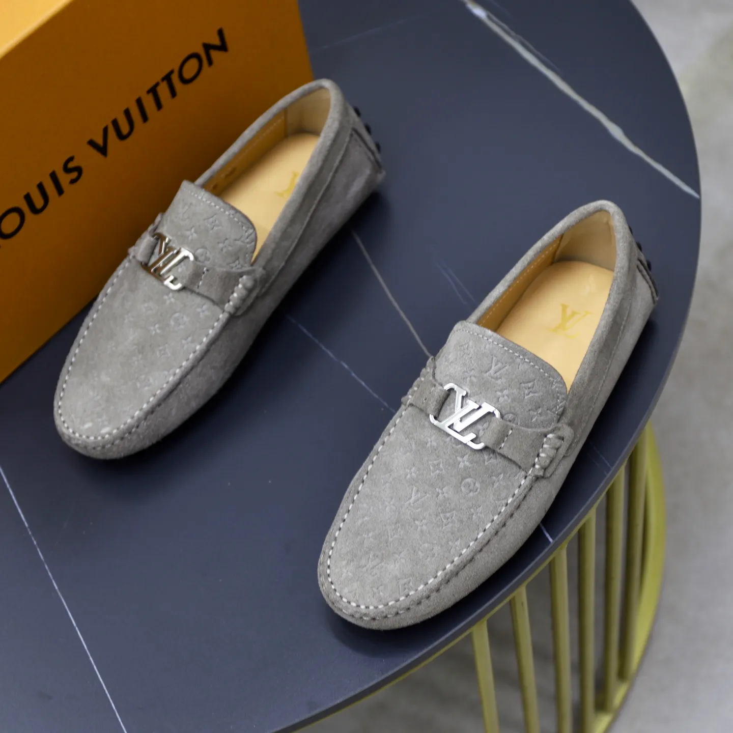 Ex-factory price: 480💰【LV】Louis Vuitton ⚠️High-end men’s driving and pedal series ⚠️38-44 (customized for 45) ⚠️All original cowhide leather! Thick and soft! Made entirely of calfskin lining! The latest non-slip beanie sole! Three-dimensional package technology! Fashionable and classic! Handicrafts! Original high quality! Feel free to compare!